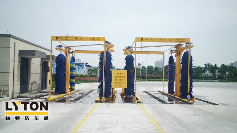 巴士、公交車(chē)用電腦洗車(chē)機(jī)，采用電腦控制，自動(dòng)化程度高