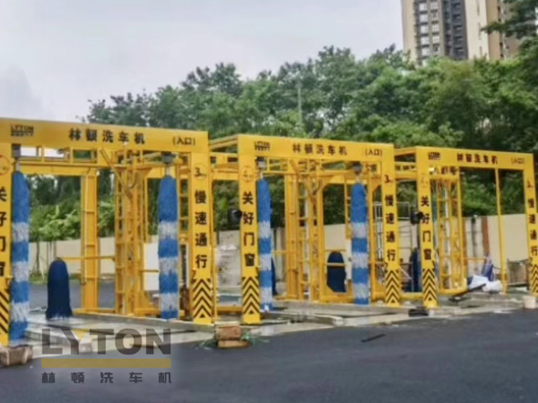 林頓大巴全自動洗車機(jī)、大型通道式洗車機(jī)、公交車洗車機(jī)廠家、南京大巴洗車機(jī)廠家