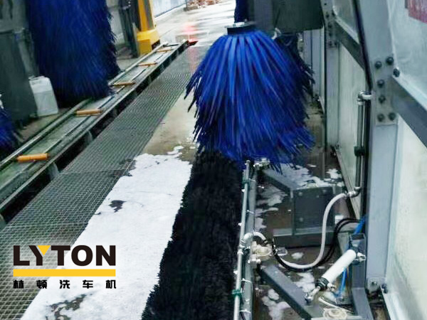 自動洗車設備,省心得力，造型美光大方！無錫中石化配置林頓FX11系列電腦洗車機！