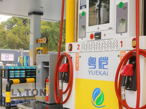 四會粵愷，一站三套洗車設(shè)備！粵愷加油站復(fù)購林頓FX11全自動洗車機(jī)