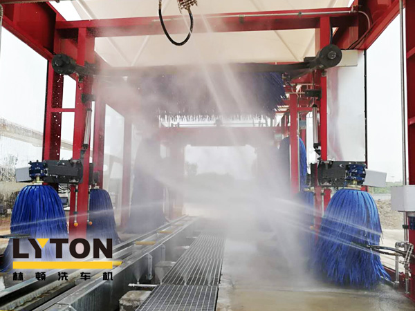 連續通過式洗車工藝、高效清洗速度!林頓fx80型隧道式電腦洗車機