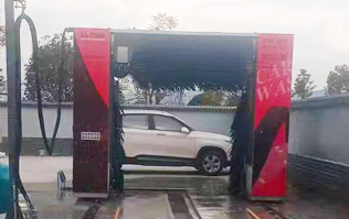 彩云之南，滇中腹地！云南玉溪中石化配置林頓龍門全自動洗車機