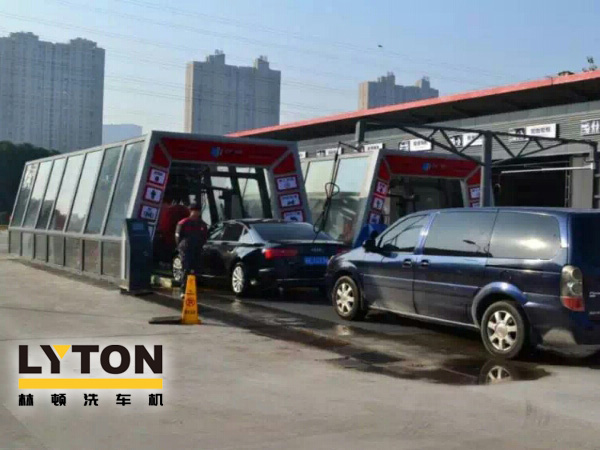 全自動(dòng)洗車(chē)機(jī)設(shè)備——加油站、洗車(chē)店青睞！車(chē)友喜愛(ài)！Why？