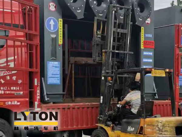 全力以赴促生產，全自動洗車機發(fā)貨忙不停！秋天是收獲的季節(jié)，九月加油，林頓加油！