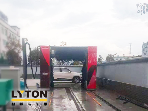 云南玉溪中石化選擇林頓龍門往復式全自動洗車機!場地適應性強!高效清洗!