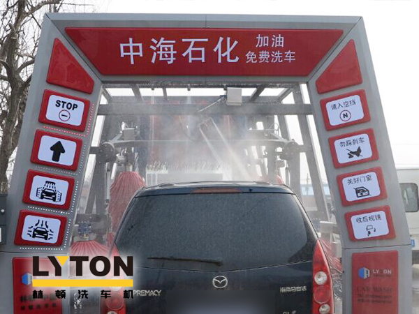 全自動洗車機(jī)安裝場所之加油站!提升油站高品質(zhì)服務(wù)的企業(yè)形象,有利于口碑傳播!