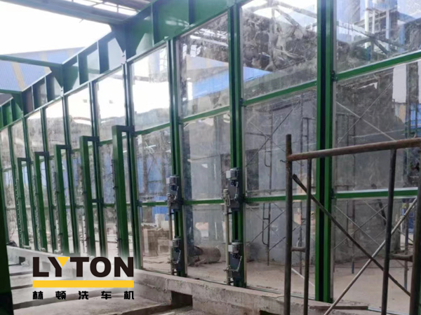 全自動洗車機(jī)安裝場所之加油站!提升油站高品質(zhì)服務(wù)的企業(yè)形象,有利于口碑傳播!