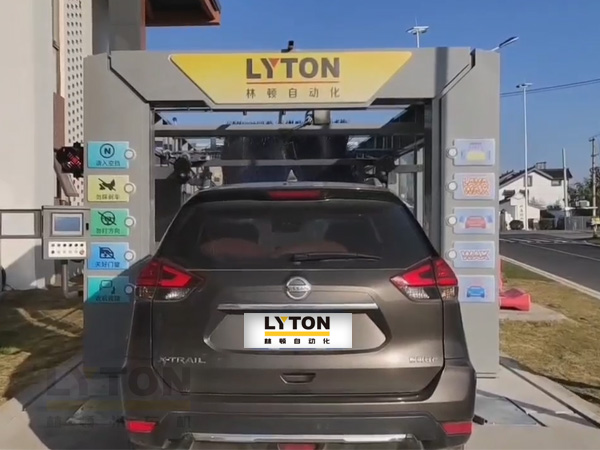 姑蘇周莊網紅打卡加油站選擇林頓FX-80A系列隧道連續式全自動洗車機，現已安裝完畢，調試洗車！