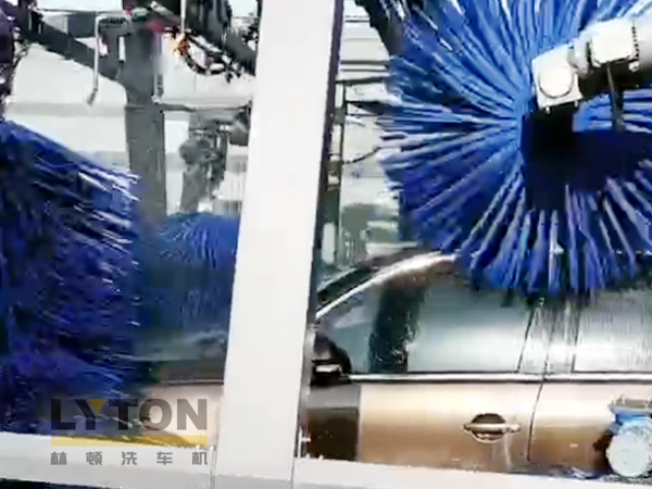 洗車(chē)機(jī)源頭廠家，值得信賴(lài)！常州雙子星林頓fx11系列全自動(dòng)洗車(chē)機(jī)！